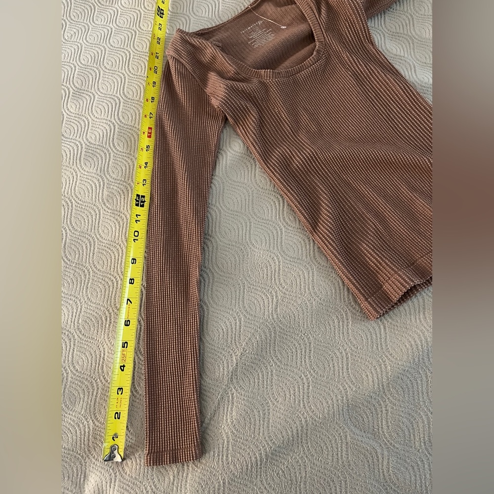 🆕 Free People Clean Slate layering top in brown size M/L - Picture 9 of 11